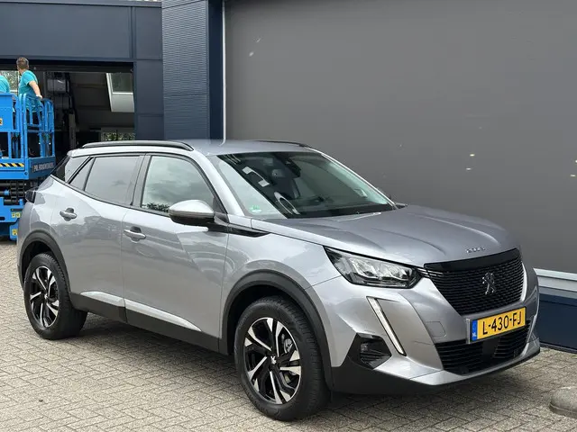 Peugeot 2008 1.2 Turbo 100 PK Allure Pack 2021 Benzine 10