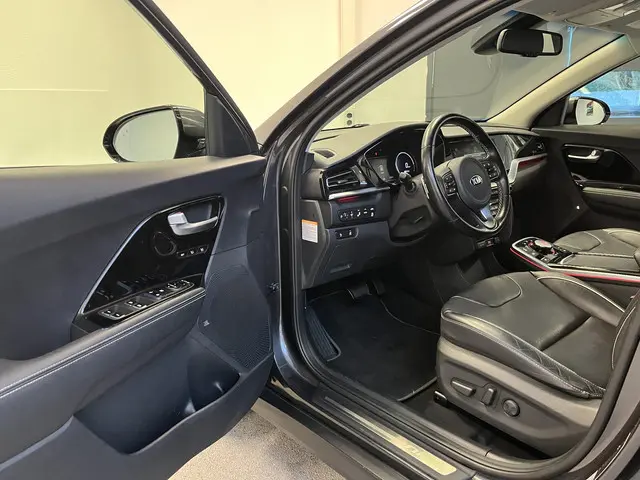 Kia e-Niro ExecutiveLine 64 kWh 2020 Elektrisch 28