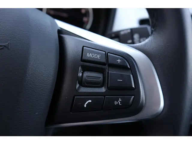 BMW X1 xDrive25e Executive 2021 Hybride Benzine 16