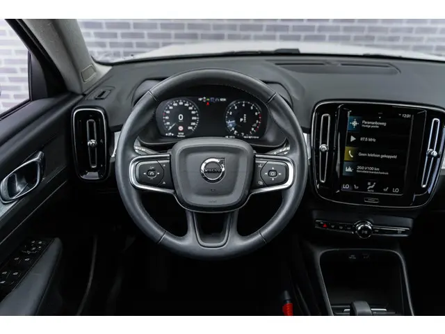 Volvo XC40 1.5 T2 Momentum Business 2021 Benzine 25