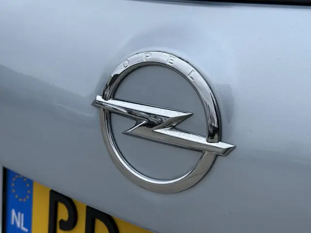 Opel Astra Sports Tourer 1.4 Turbo Sport + 2015 Benzine 38