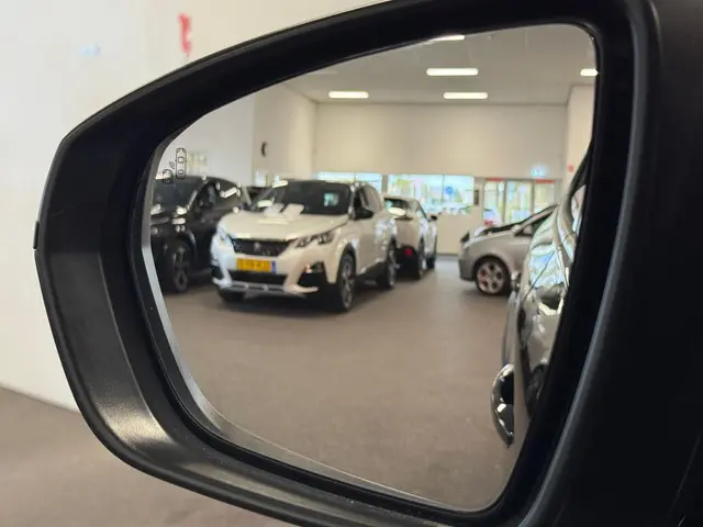 Opel Grandland X 1.2 Turbo Ultimate 2018 Benzine 32