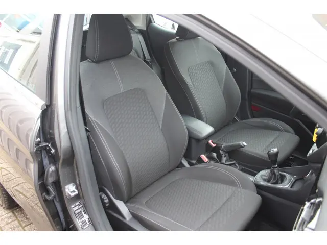 Ford Fiesta 1.0 EcoBoost Hybride Titanium 2023 Benzine 11