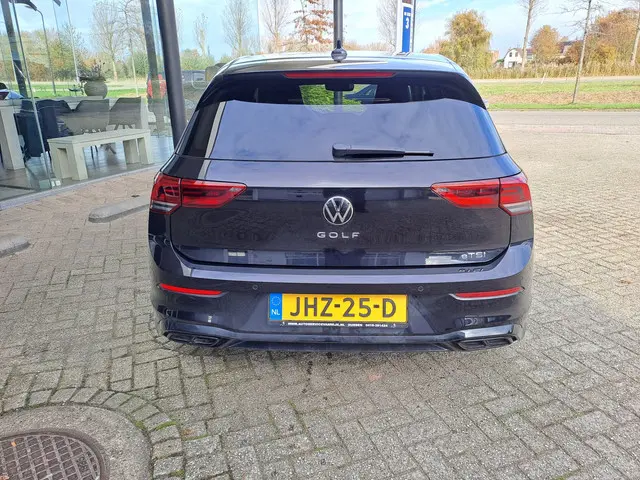 Volkswagen Golf 1.5 eTSI R-Line NIEUWSTAAT 2023 Benzine 17