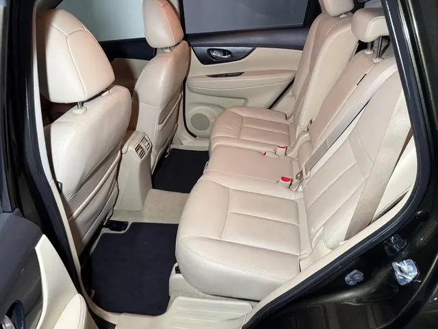 Nissan X-Trail 1.6 DIG-T Tekna / Pano / Leder 2016 Benzine 21