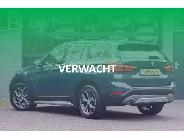 BMW X1 sDrive18i High Executive 2018 Benzine 2