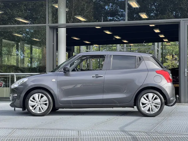 Suzuki Swift 1.2 Select 2018 Benzine 16