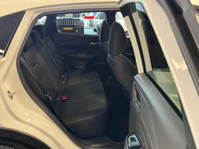 Nissan QASHQAI 1.3 MHEV Xtronic TEKNA 2023 Benzine 16