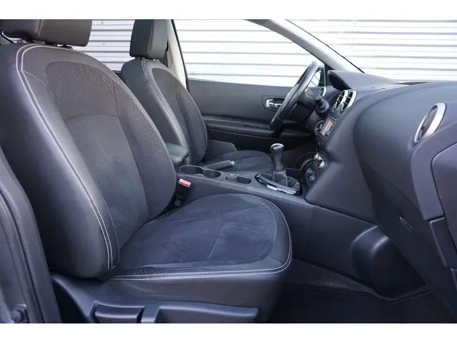 Nissan QASHQAI 1.6 360 2013 Benzine 24