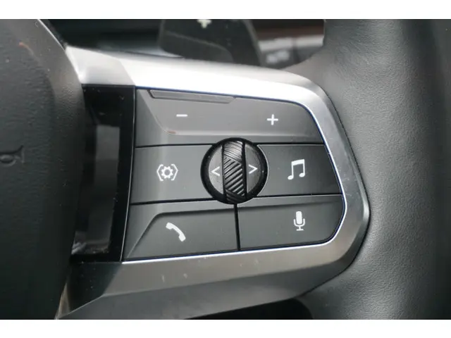 BMW X1 sDrive18i 2023 Benzine 28