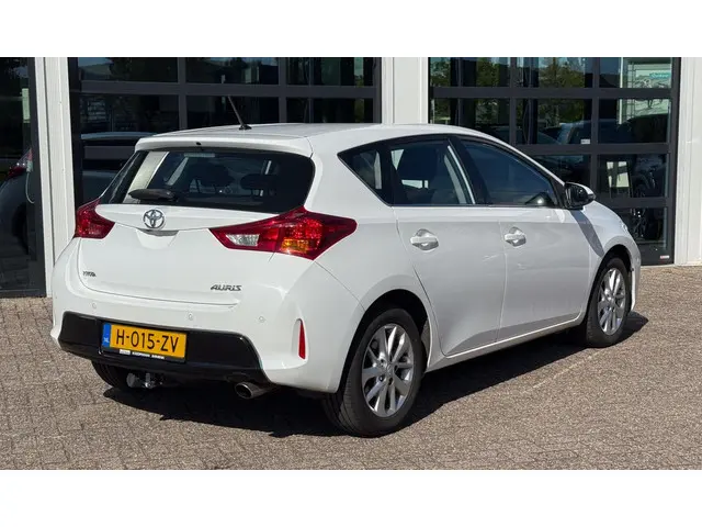 Toyota Auris 1.6 Aspiration 2013 Benzine 9