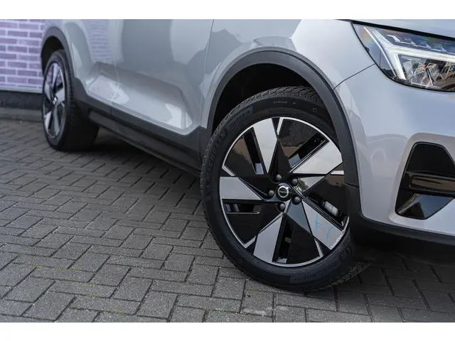 Volvo XC40 Extended Range Plus 2023 Elektrisch 11