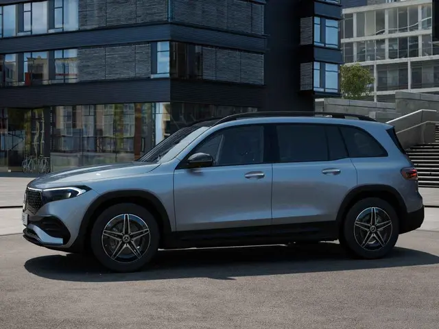 Mercedes-Benz EQB 250+ AMG Line 71 kWh 2025 Elektrisch 35