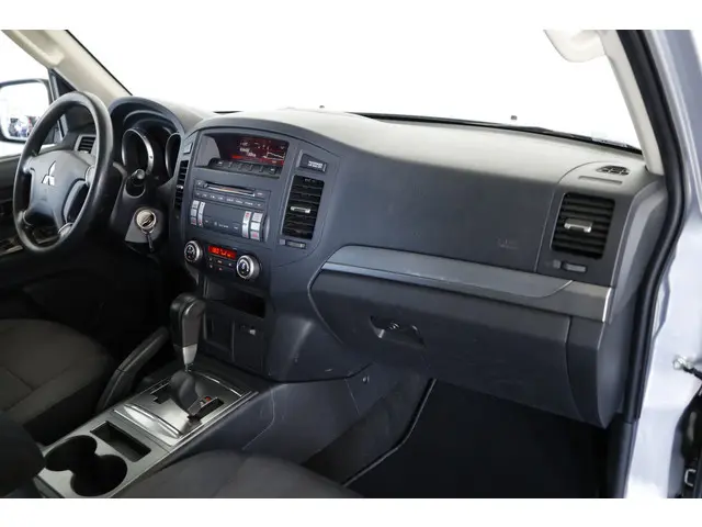 Mitsubishi Pajero 3