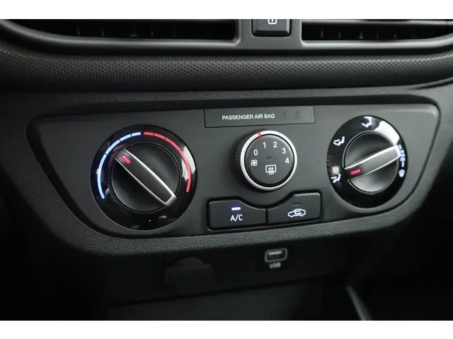 Hyundai i10 1.0 Comfort 2023 Benzine 21