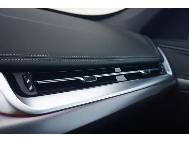 BMW X1 xDrive25e 2025 Hybride Benzine 17