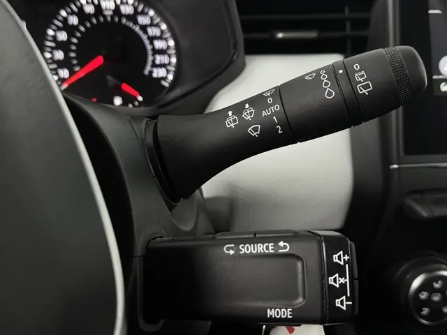 Renault Clio 1.0 TCe 90 Evolution 2023 Benzine 12