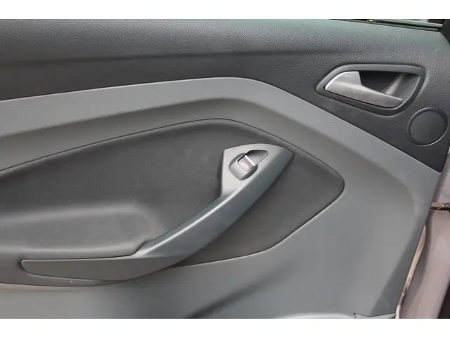 Ford C-MAX 1.0 Titanium 126 Pk 2013 Benzine 28