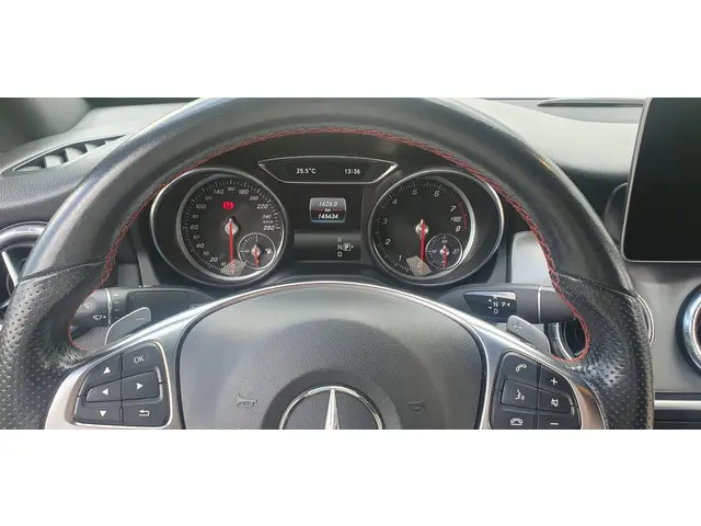 Mercedes-Benz CLA 180 2018 Benzine 12