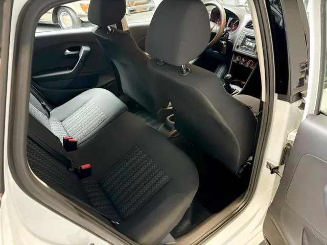Volkswagen Polo 1.0 Comfortline 2014 Benzine 23