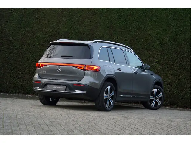 Mercedes-Benz EQB EQB 300 4MATIC 2022 Elektrisch 51