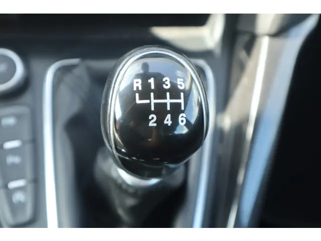 Ford Focus Wagon 1.0 First Edition 2015 Benzine 28