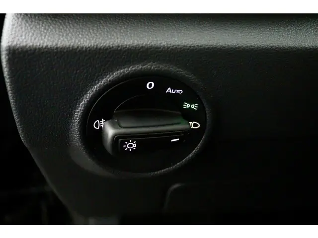 Volkswagen T-Roc 1.0 TSI Life zwart 2023 Benzine 27