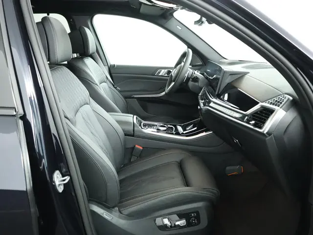 BMW X5 xDrive50e 2025 Hybride Benzine 18