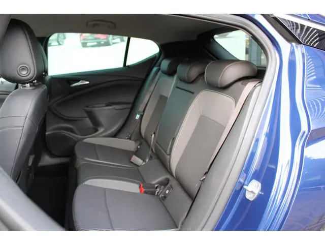 Opel Astra 1.2 Edition 2020 Benzine 26