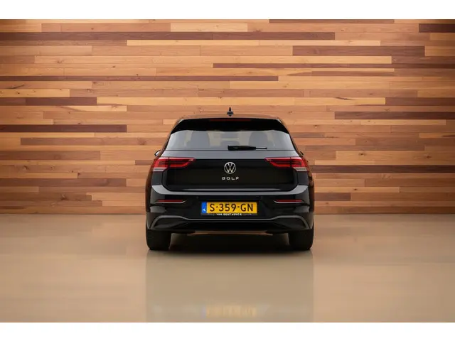 Volkswagen Golf 1.0 TSI Life 2023 Benzine 4