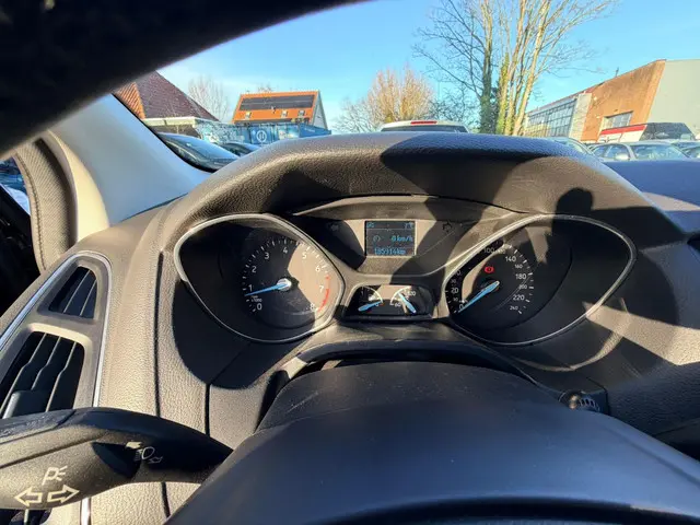 Ford Focus Wagon 1.0 Lease Edition 2017 Benzine 14