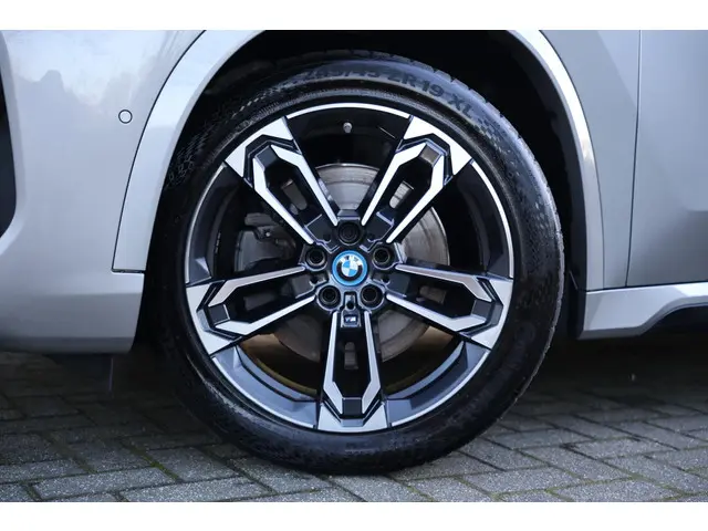 BMW X1 xDrive30e 2023 Hybride Benzine 2