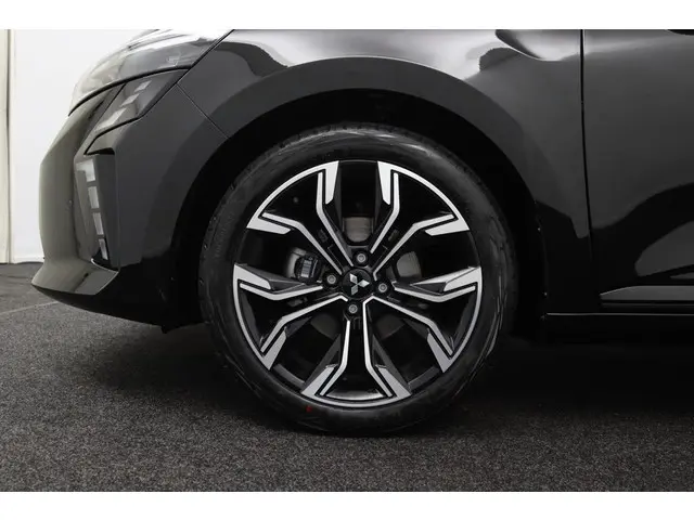 Mitsubishi Colt 1.0T MT First Edition 2024 Benzine 31