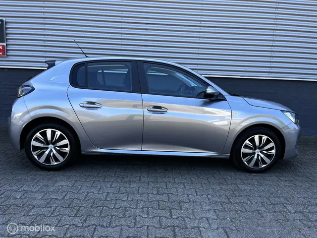 Peugeot 208 1.2 PureTech|NAVI|CARPLAY|CRUISE|LED| 2019 Benzine 6