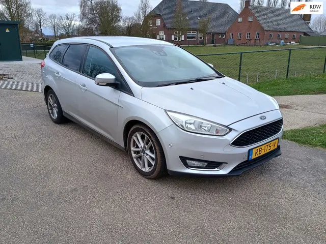 Ford Focus Wagon 1.0 Titanium Edition 2014 Benzine