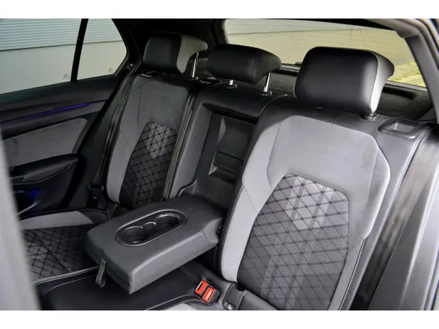 Volkswagen Golf 1.5 eTSI R-Line 2021 Hybride Benzine 11