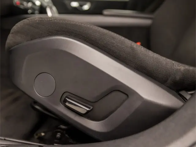 Volvo V60 2.0 B3 Momentum Sport 2020 Hybride Benzine 28