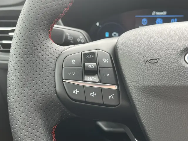 Ford Kuga 2.5 PHEV ST-Line X 2025 Hybride Benzine 26