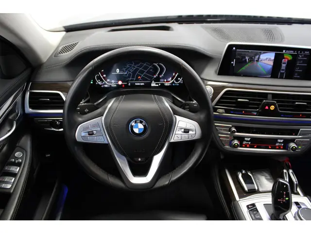 BMW 7 Serie 745e High Executive 2022 Hybride Benzine 17
