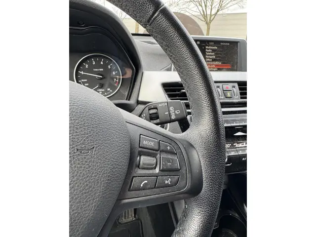 BMW X1 sDrive18i Executive 2018 Benzine 23