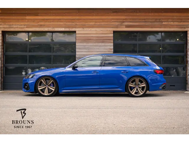 Audi RS4 Avant quattro 2021 Benzine 2