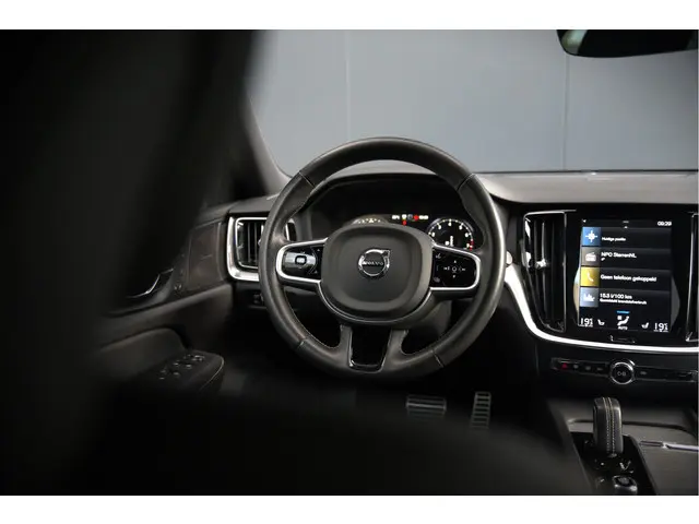 Volvo V60 2.0 B3 R-Design 2020 Hybride Benzine 39
