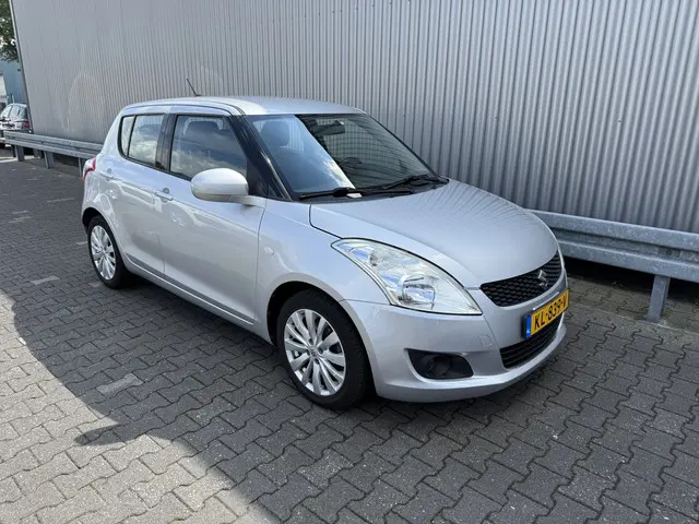 Suzuki Swift 1.2 Summer EASSS 2012 Benzine 18