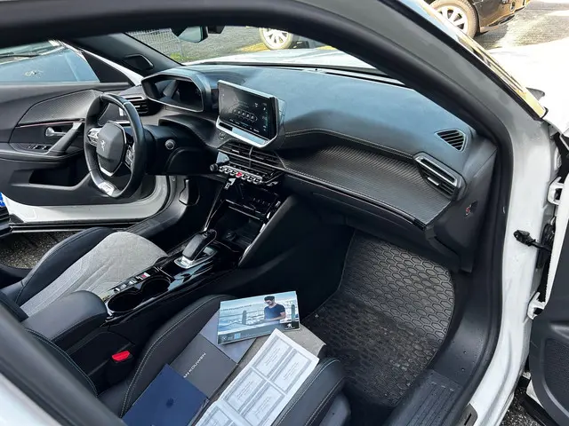 Peugeot e-2008 EV GT Pack 50 kWh 2021 Elektrisch 13