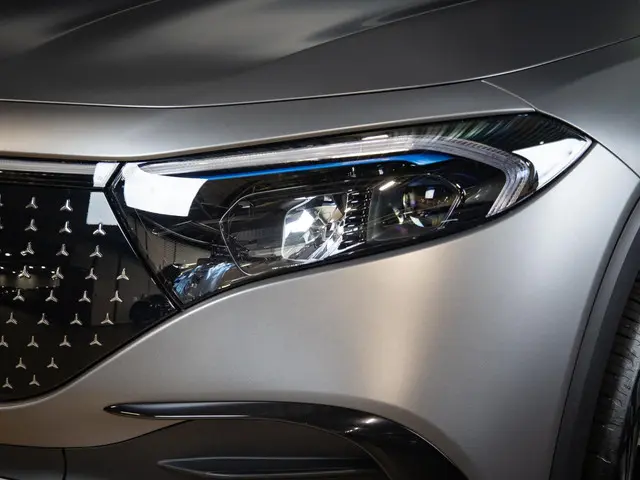 Mercedes-Benz EQB 250+ AMG Line 2024 Elektrisch 6