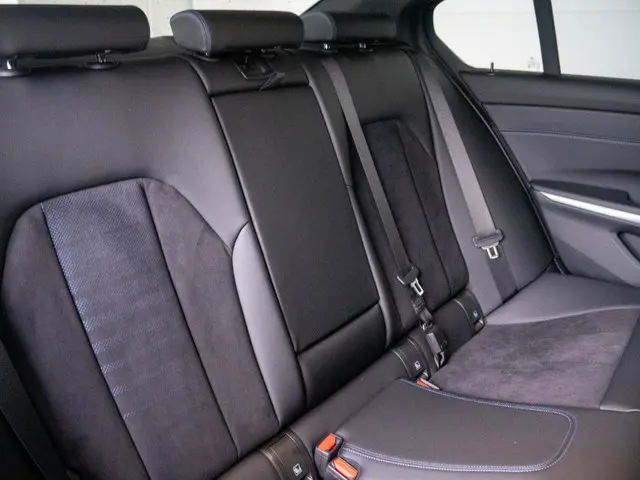 BMW 3 Serie 320i 2025 Benzine 10