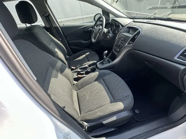 Opel Astra 1.6 Business+ 2015 Benzine 9
