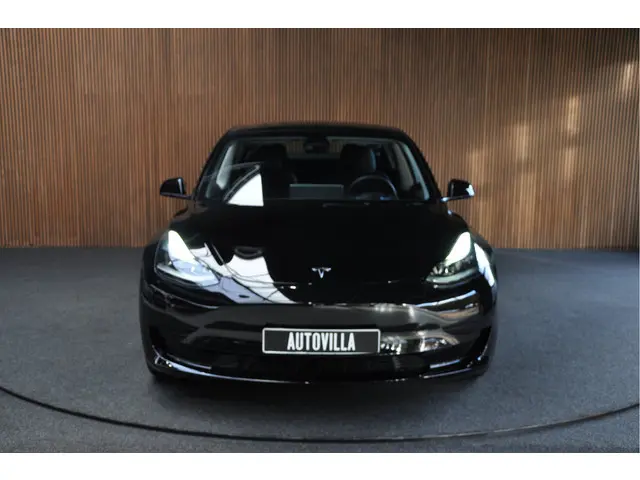 Tesla Model 3 RWD 2023 Elektrisch 2