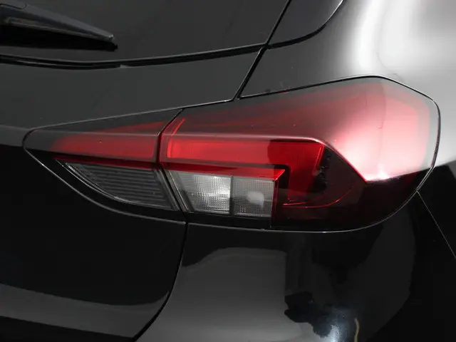 Opel Corsa 1.2 101pk Automaat Edition 2023 Benzine 10