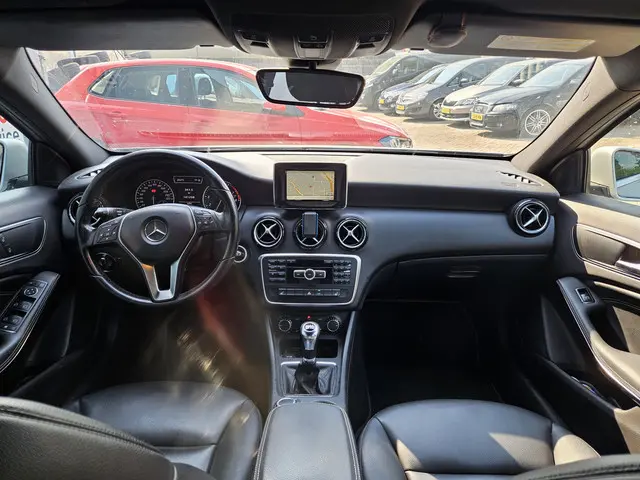 Mercedes-Benz A-Klasse 180 2013 Benzine 8